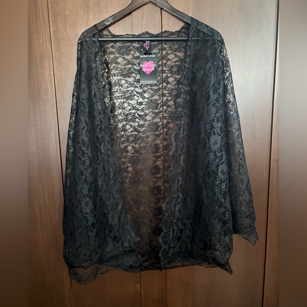 Black lace short robe